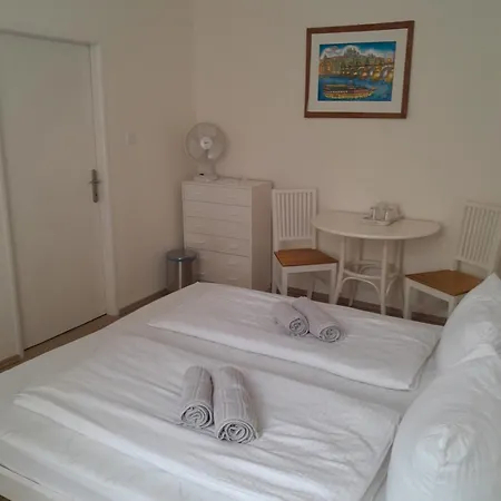 Lubert S.r.o Apartman *