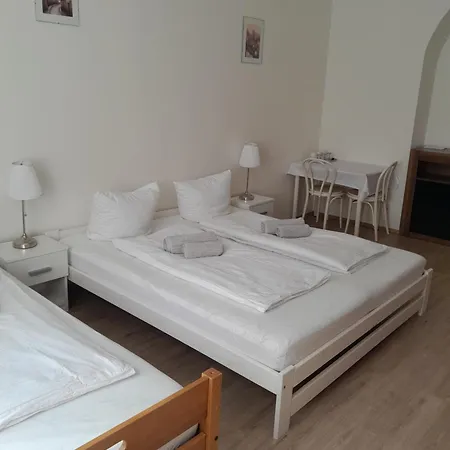 Lubert S.r.o * Praag