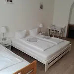 Lubert S.r.o * Praag